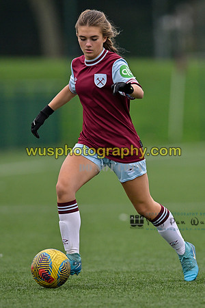 20241109-130231 West Ham United Warriors Girls U16 v Charlton Athletic Academy Girls U16