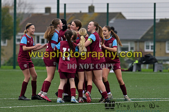 20241109-113355A West Ham United Performance Claret Girls U14 v Oxford United Girls U14