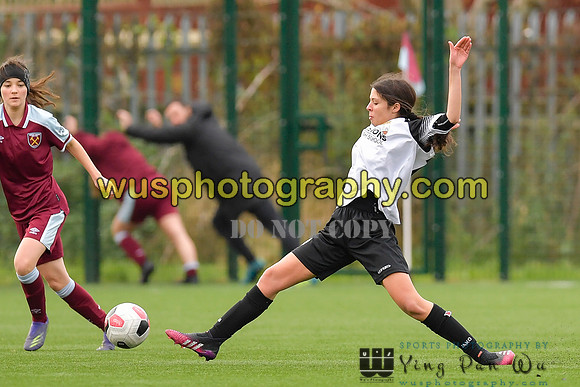 20211211-114532A West Ham United Academy Girls U16 v London Bees Academy U16