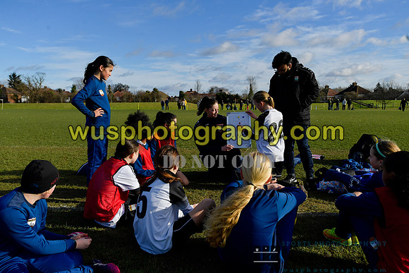 20220129-114826 London Bees Academy U12 v Petts Wood FC U12 Girls Swans