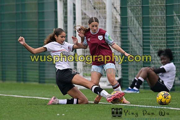 20241109-134915 West Ham United Warriors Girls U16 v Charlton Athletic Academy Girls U16