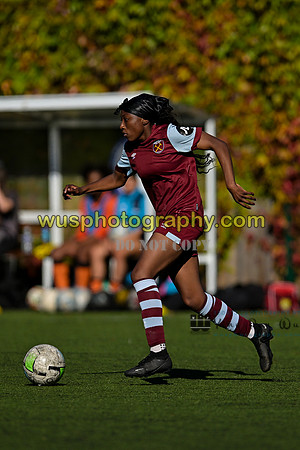 20240928-102643 Millwall Lionesses U18 v West Ham United Development U18