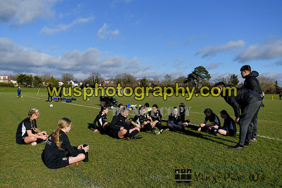 20220129-115500 London Bees Academy U12 v Petts Wood FC U12 Girls Swans
