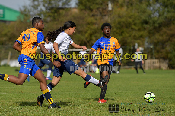 20181007-113605 Tottenham Hotspur Girls U14 v White Star Boys U14